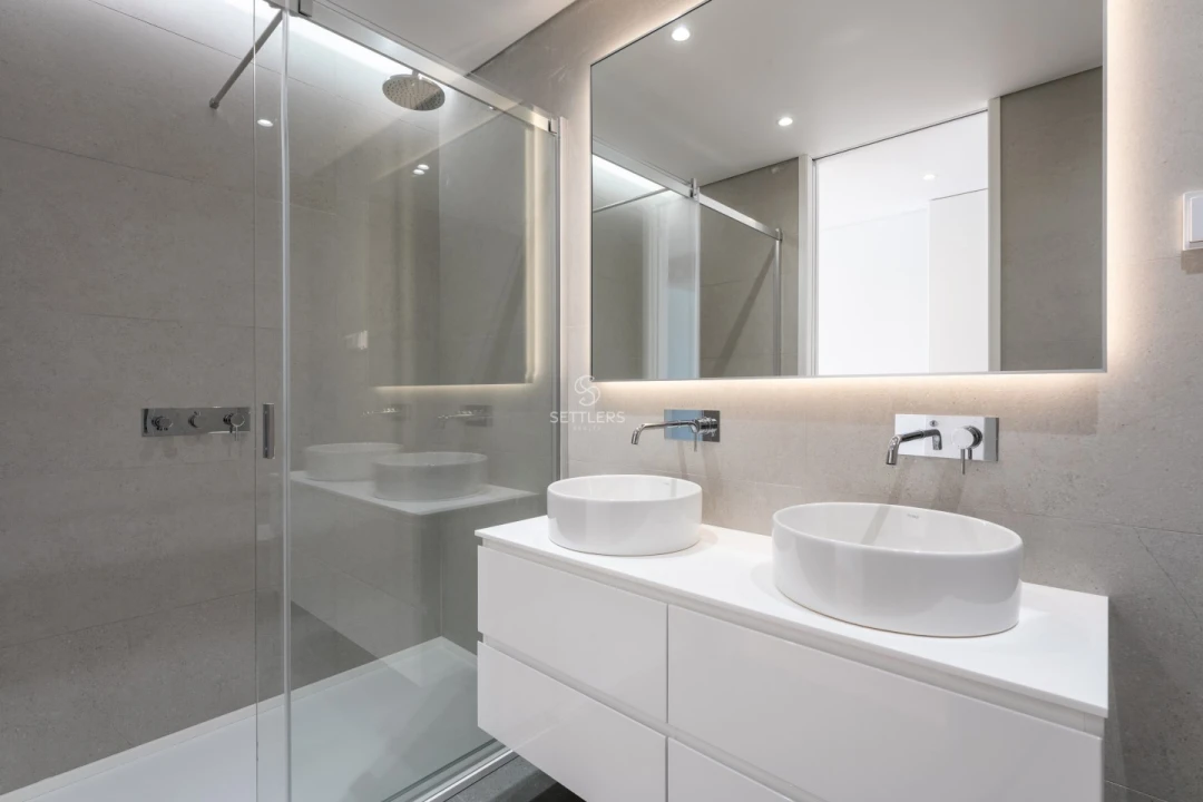 Apartamento T4 para Venda em Carcavelos e Parede Foto 14