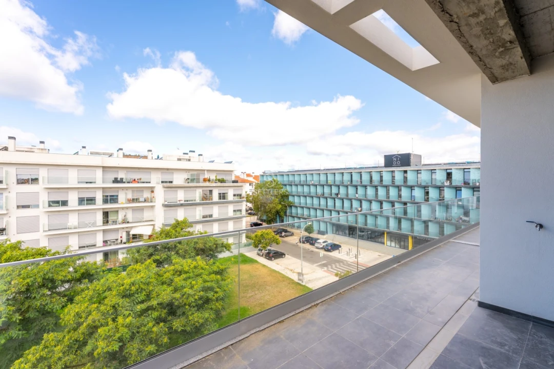 Apartamento T4 para Venda em Carcavelos e Parede Foto 27