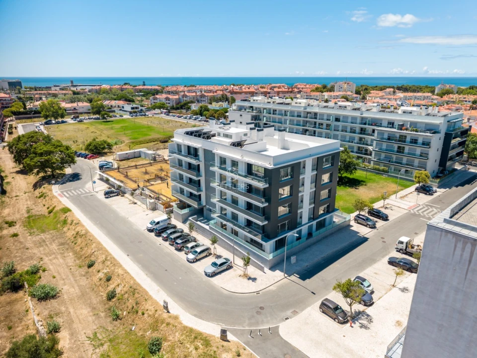 Apartamento T4 para Venda em Carcavelos e Parede Foto 1