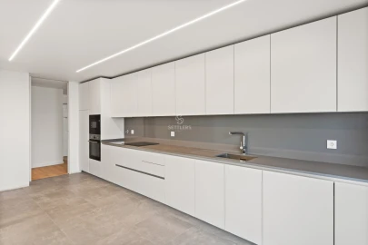 Apartamento T4 para Venda em Carcavelos e Parede