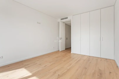 Apartamento T4 para Venda em Carcavelos e Parede