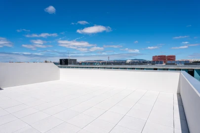Apartamento T4 para Venda em Carcavelos e Parede
