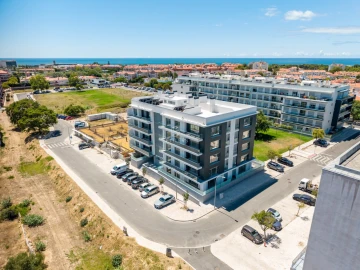 Apartamento T4 para Venda em Carcavelos e Parede