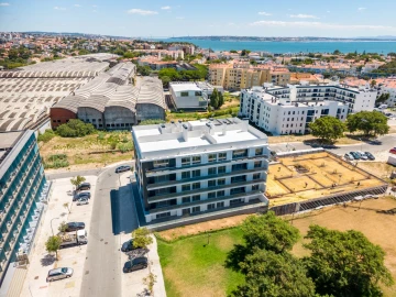 Apartamento T4 para Venda em Carcavelos e Parede