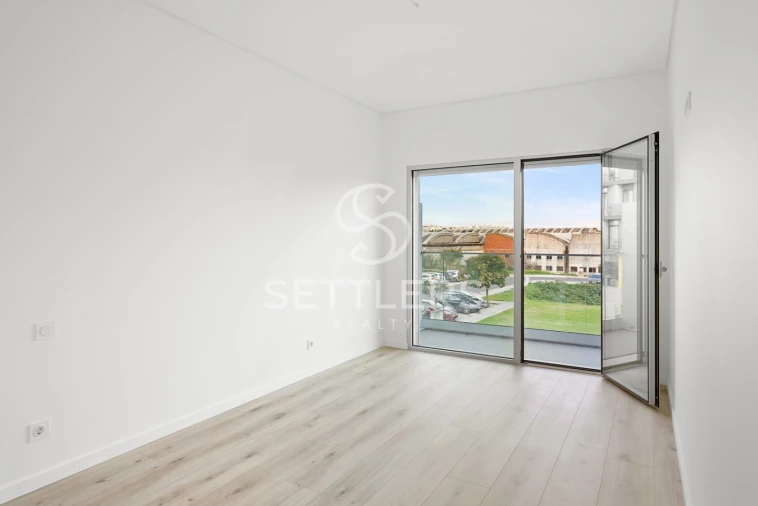 Apartamento T4 para Venda em Carcavelos e Parede Foto 12