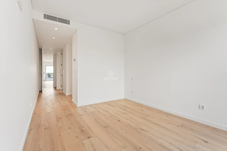 Apartamento T4 para Venda em Carcavelos e Parede Foto 23