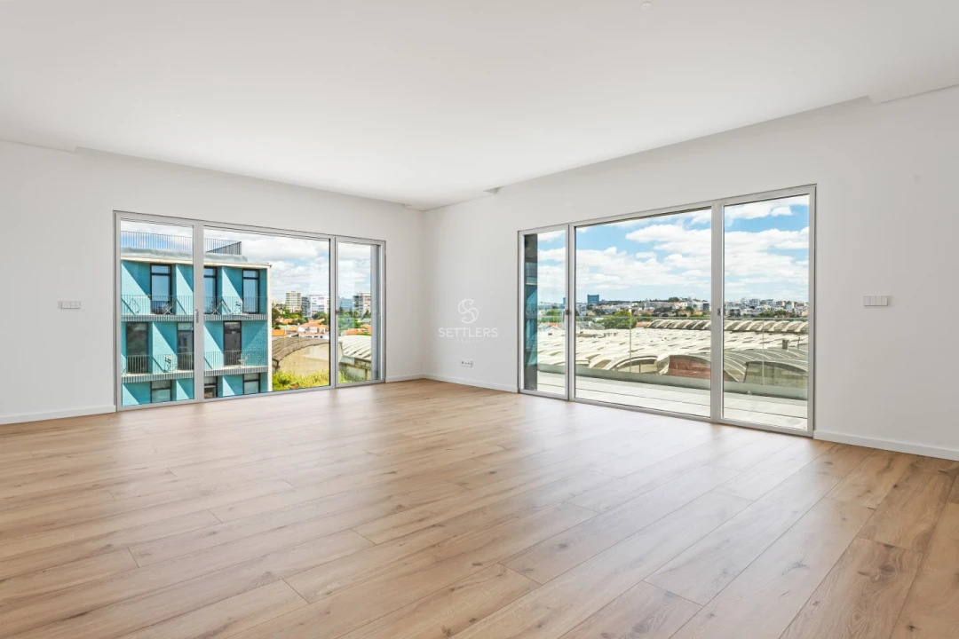 Apartamento T2 para Venda em Carcavelos e Parede Foto 1