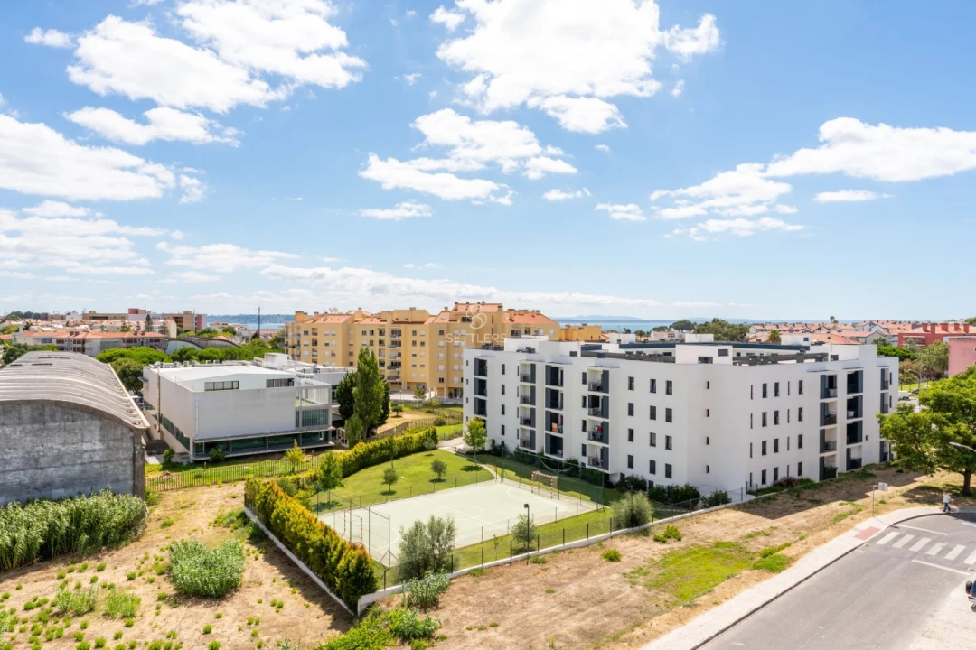 Apartamento T2 para Venda em Carcavelos e Parede Foto 17