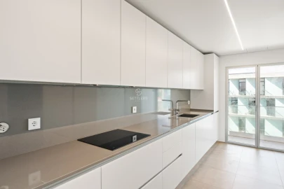 Apartamento T2 para Venda em Carcavelos e Parede