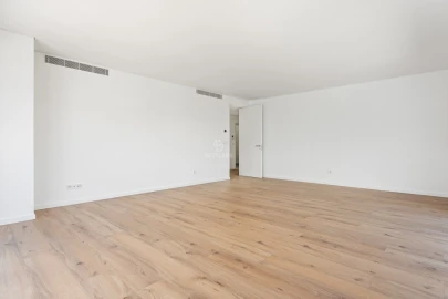 Apartamento T3 para Venda em Carcavelos e Parede