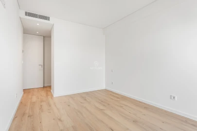 Apartamento T3 para Venda em Carcavelos e Parede