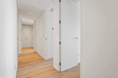 Apartamento T3 para Venda em Carcavelos e Parede