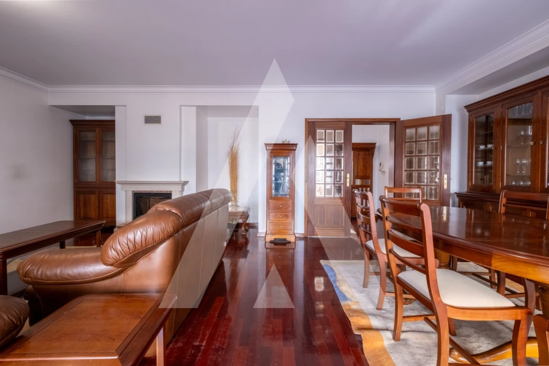 Apartamento T4 para Venda em São João Baptista e Santa Maria dos Olivais Foto 6