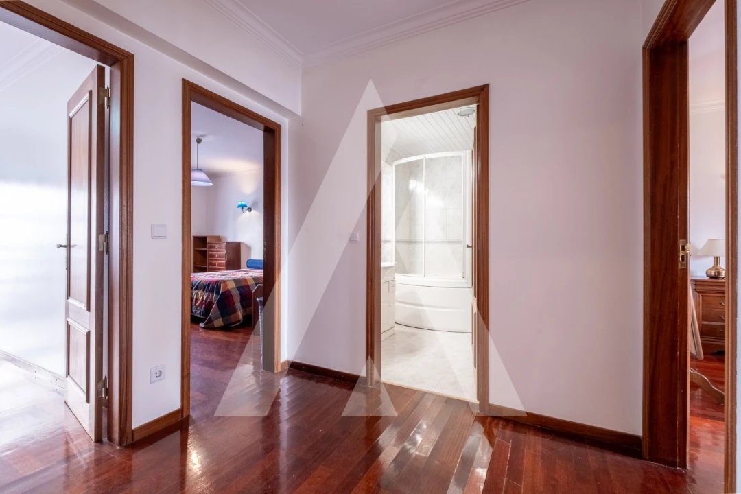 Apartamento T4 para Venda em São João Baptista e Santa Maria dos Olivais Foto 14