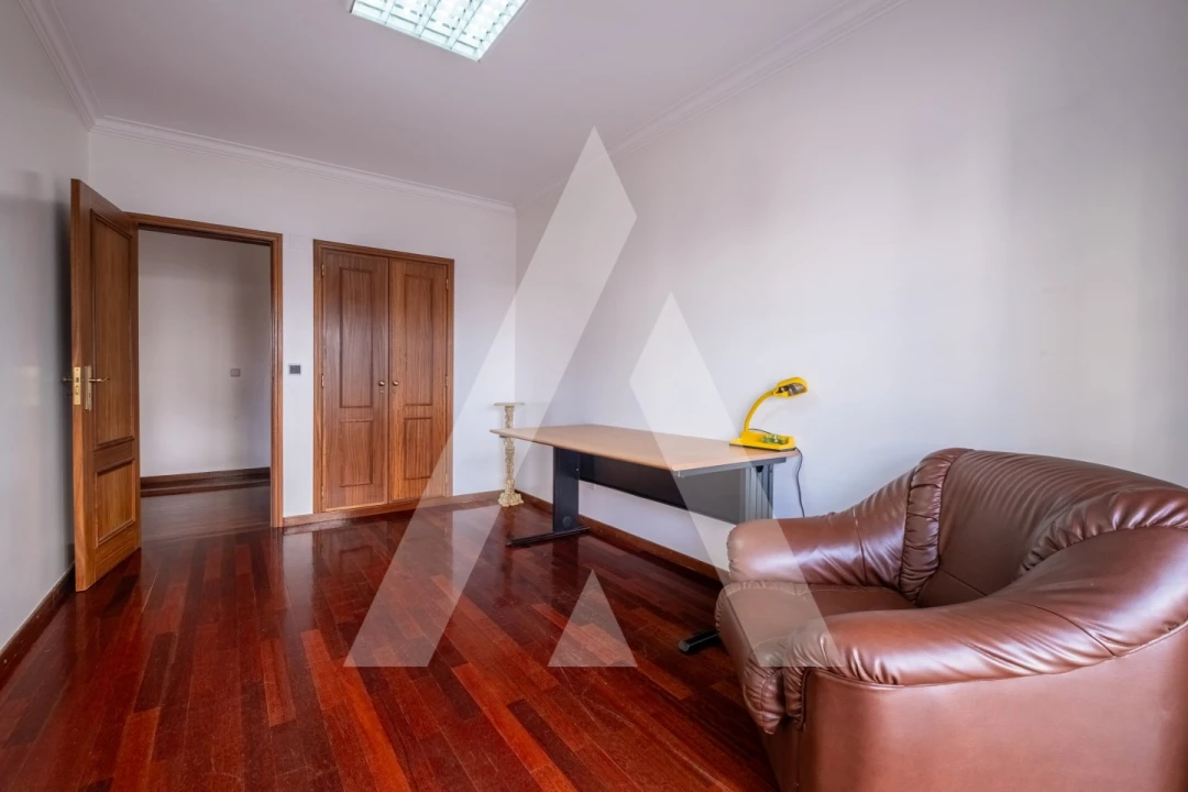 Apartamento T4 para Venda em São João Baptista e Santa Maria dos Olivais Foto 23