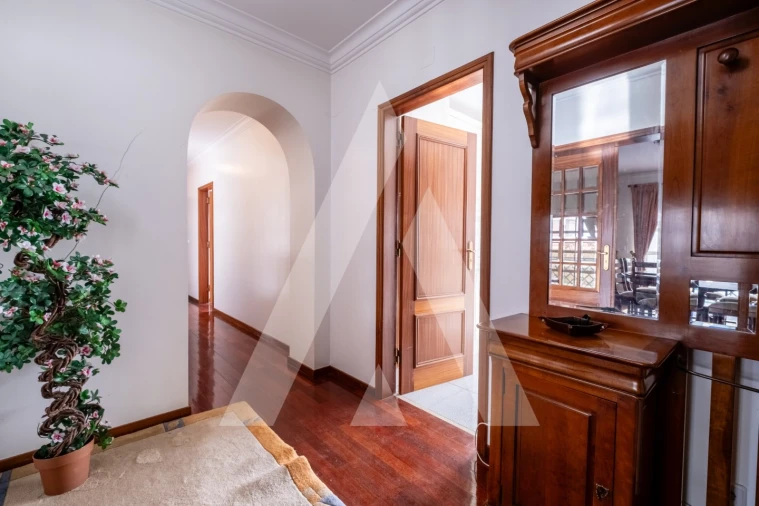 Apartamento T4 para Venda em São João Baptista e Santa Maria dos Olivais Foto 7