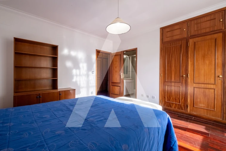 Apartamento T4 para Venda em São João Baptista e Santa Maria dos Olivais Foto 25