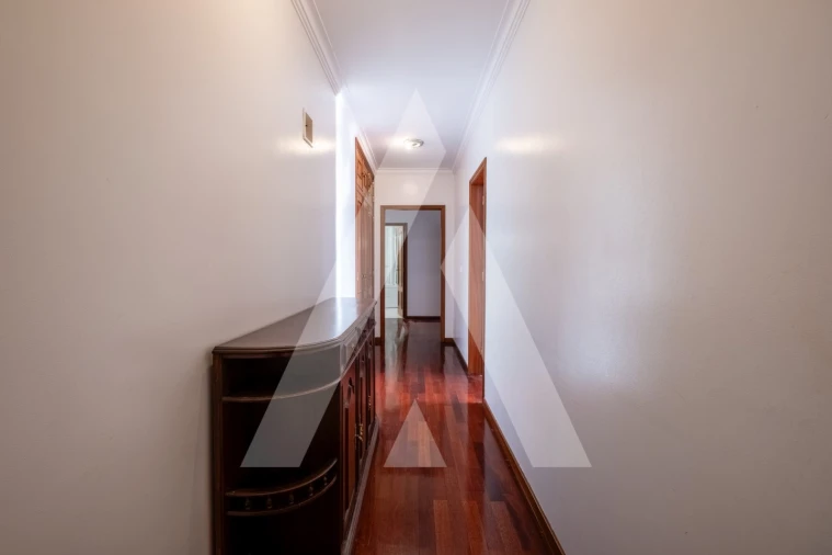 Apartamento T4 para Venda em São João Baptista e Santa Maria dos Olivais Foto 27