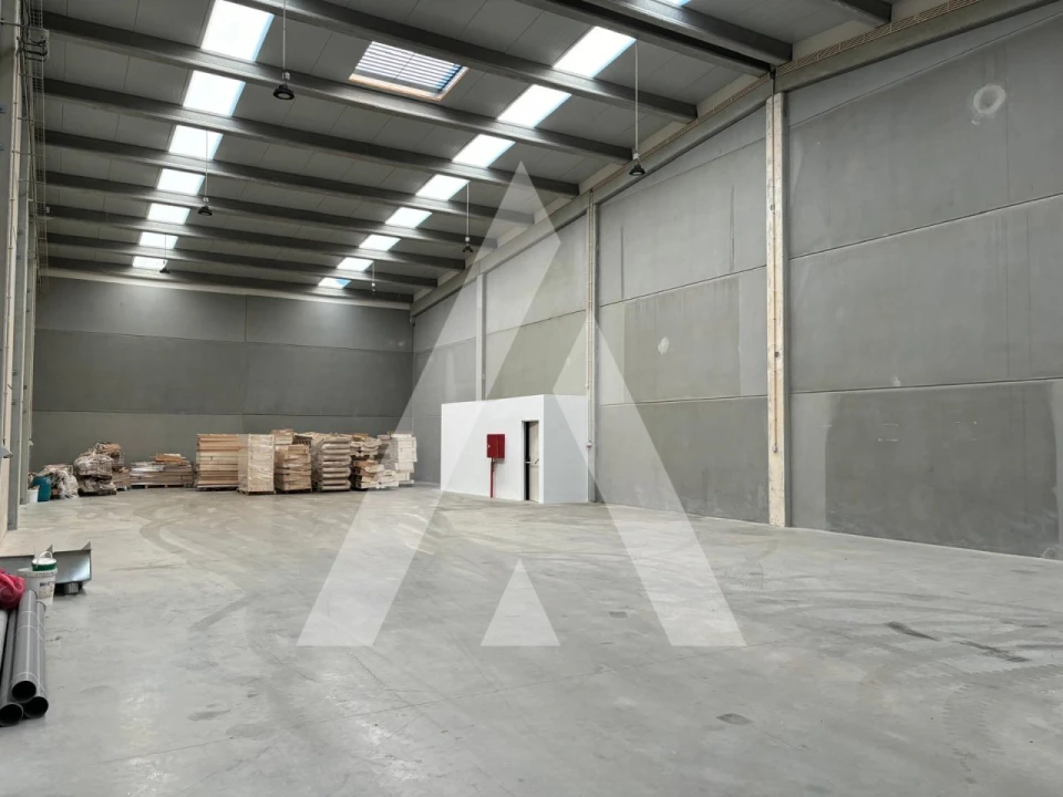 Armazém para Arrendamento em Cete Foto 7