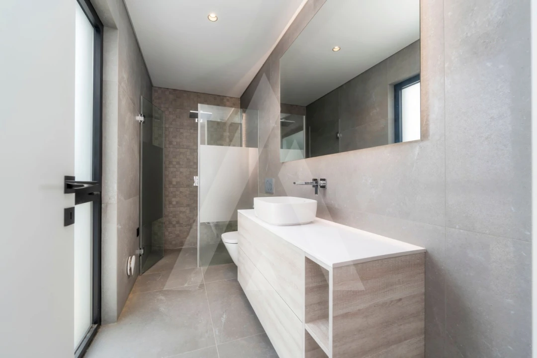 Moradia T4 para Venda em Quarteira Foto 43