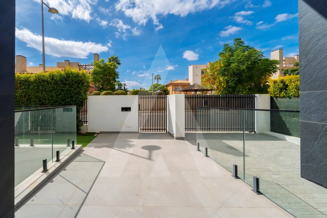 Moradia T4 para Venda em Quarteira Foto 78