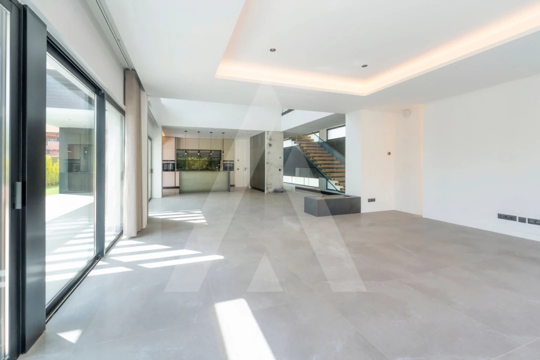 Moradia T4 para Venda em Quarteira Foto 90