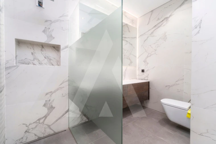 Moradia T4 para Venda em Quarteira Foto 6