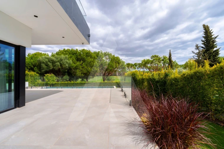 Moradia T4 para Venda em Quarteira Foto 18