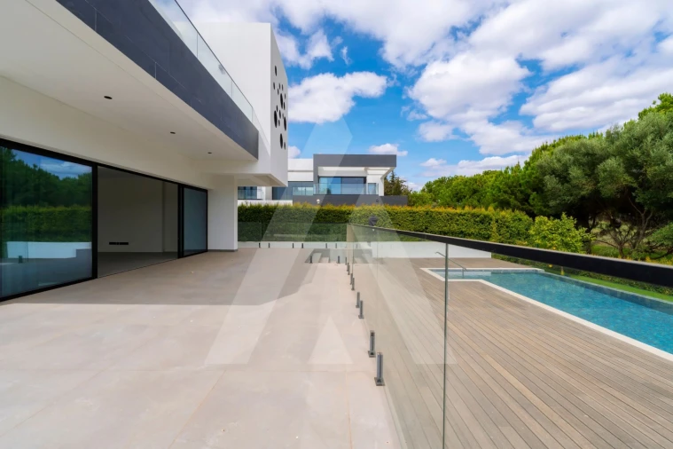 Moradia T4 para Venda em Quarteira Foto 21