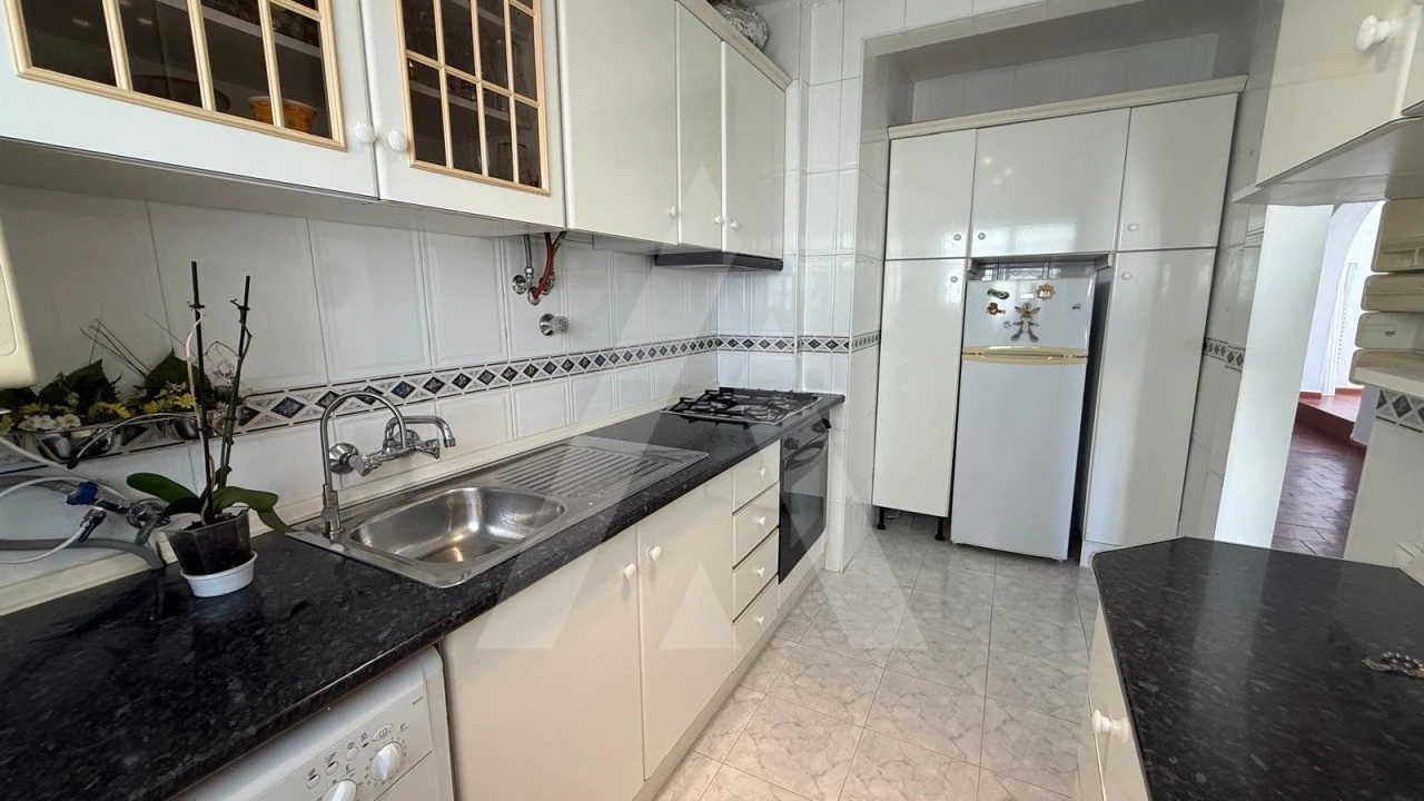 Apartamento T2 para Venda em Quarteira Foto 5