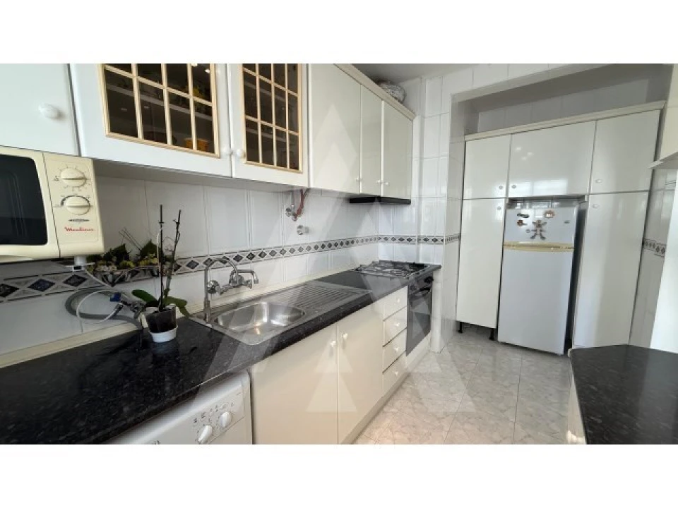 Apartamento T2 para Venda em Quarteira Foto 18