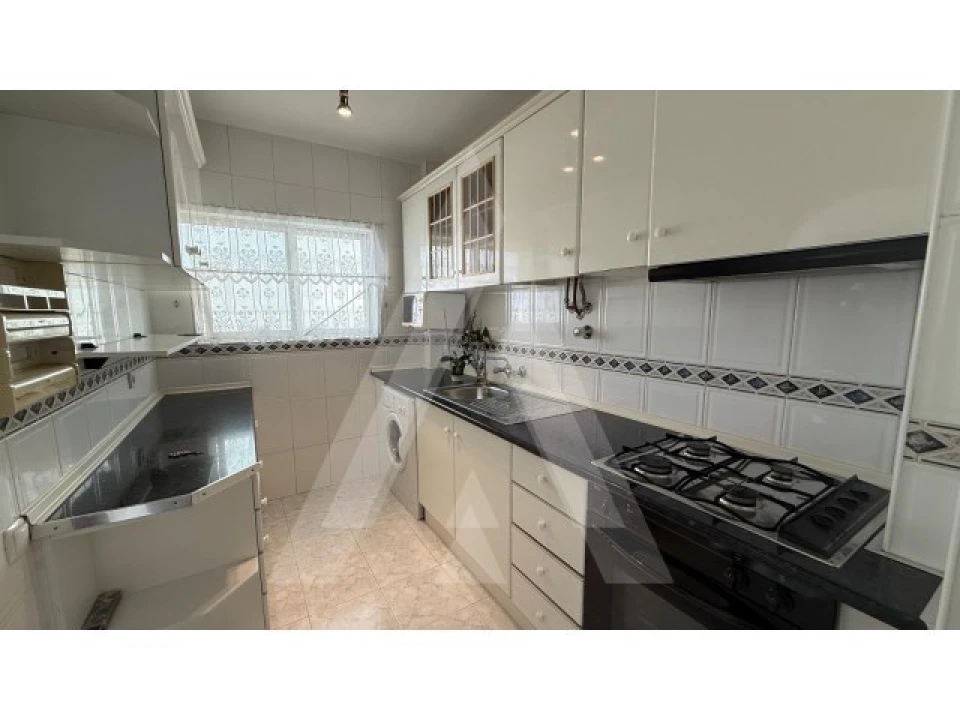 Apartamento T2 para Venda em Quarteira Foto 19