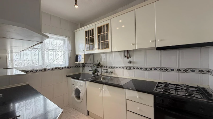 Apartamento T2 para Venda em Quarteira Foto 4