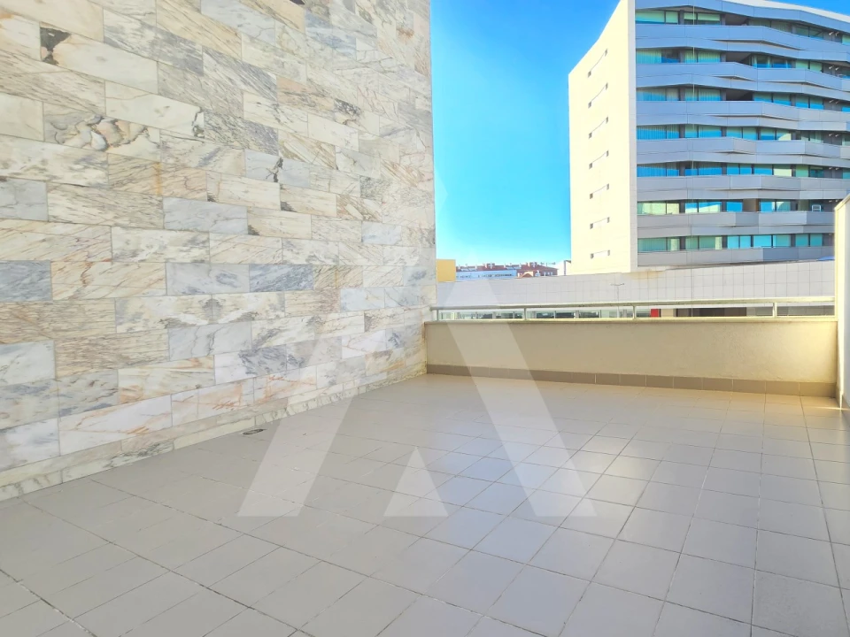 Apartamento T1 para Arrendamento em Aradas Foto 7