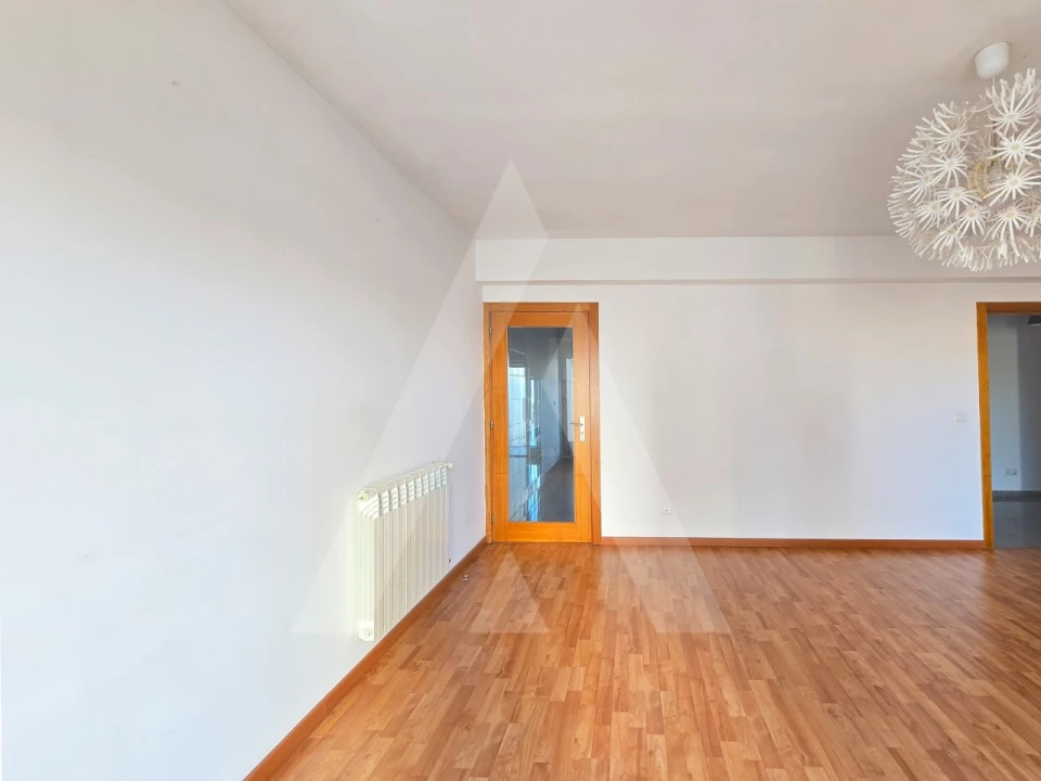 Apartamento T1 para Arrendamento em Aradas Foto 3