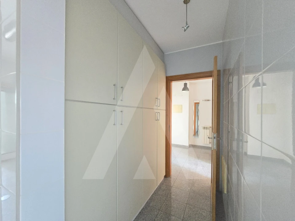 Apartamento T1 para Arrendamento em Aradas Foto 12