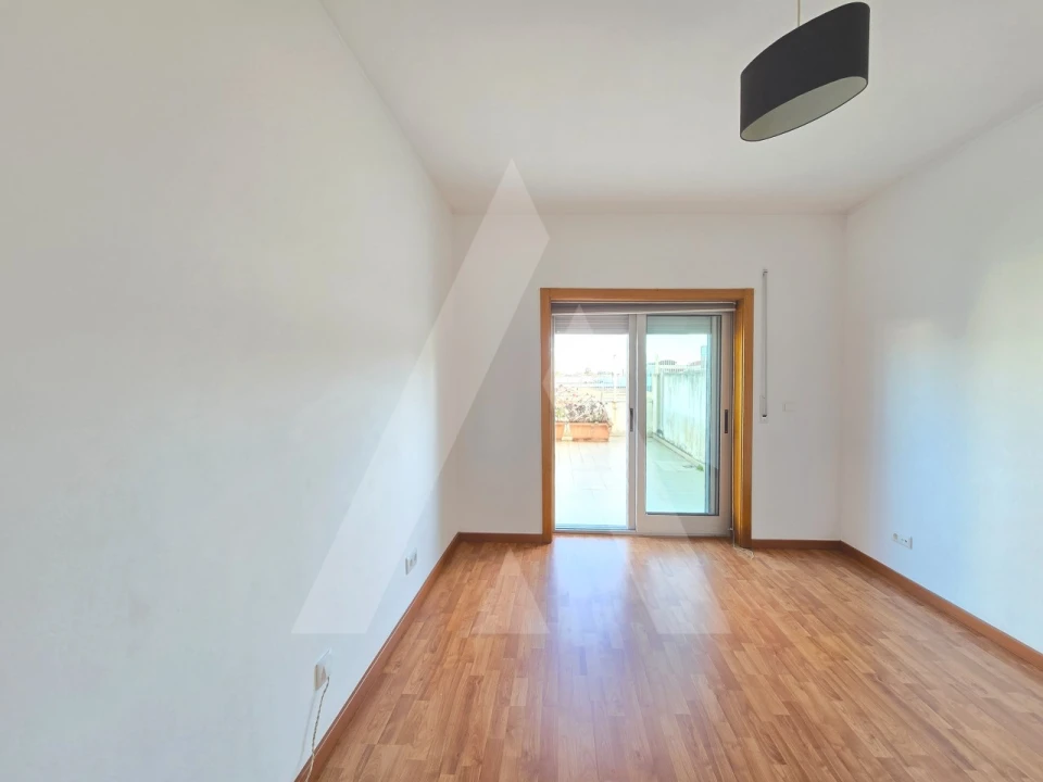 Apartamento T1 para Arrendamento em Aradas Foto 24