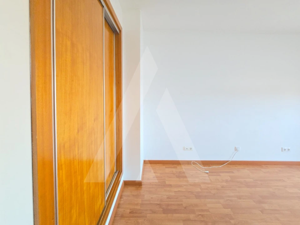 Apartamento T1 para Arrendamento em Aradas Foto 25