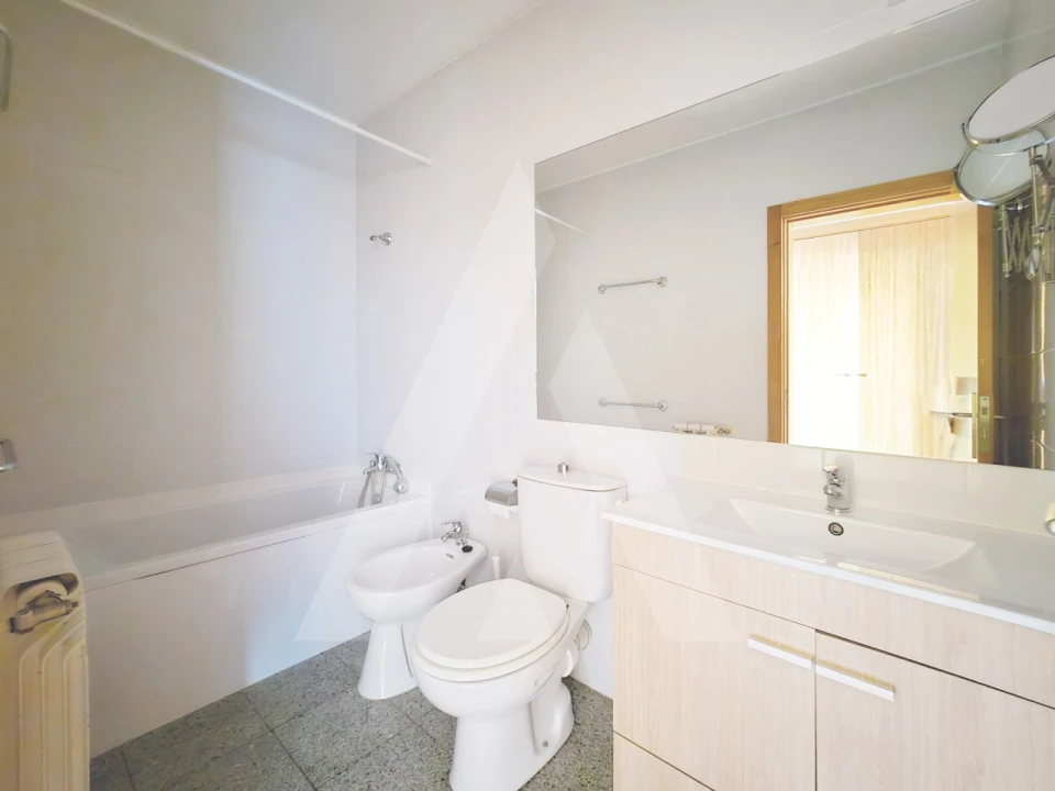 Apartamento T1 para Arrendamento em Aradas Foto 23