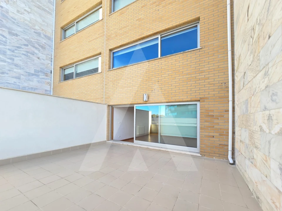 Apartamento T1 para Arrendamento em Aradas Foto 8