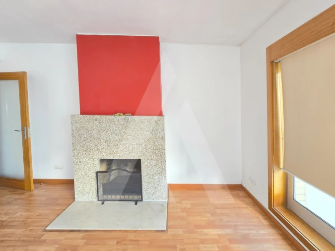 Apartamento T1 para Arrendamento em Aradas Foto 2