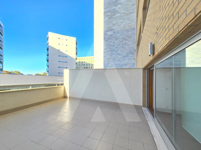 Apartamento T1 para Arrendamento em Aradas Foto 10