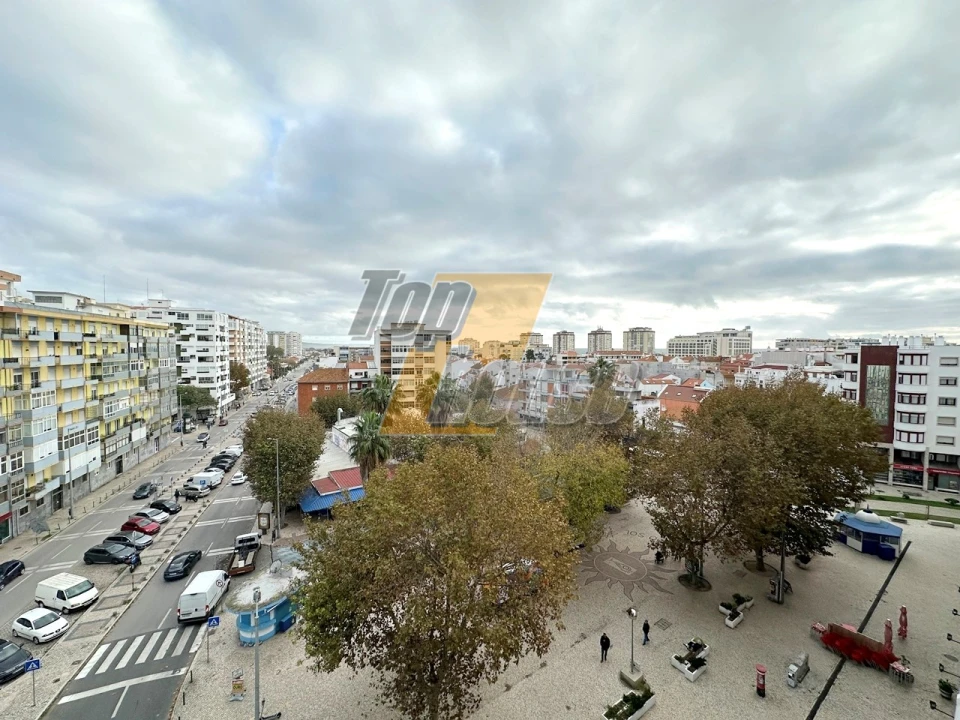 Apartamento T2 para Venda em Costa da Caparica Foto 24