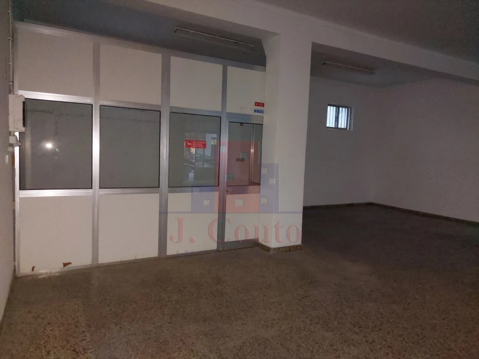 Loja para Arrendamento em Nossa Senhora do Pópulo, Coto e São Gregório Foto 8
