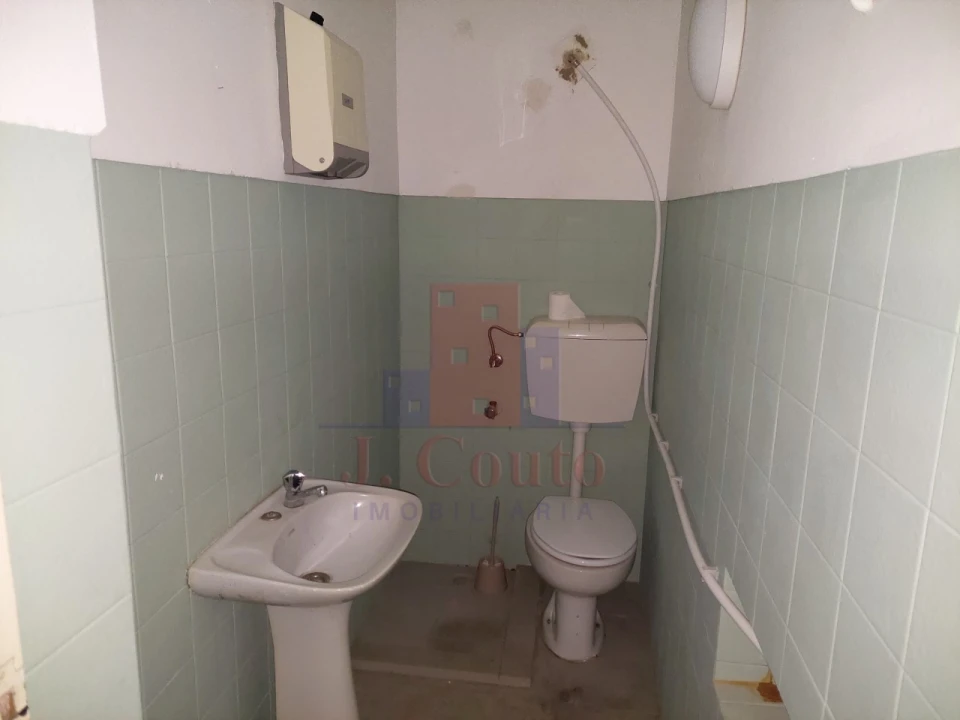 Loja para Arrendamento em Nossa Senhora do Pópulo, Coto e São Gregório Foto 9