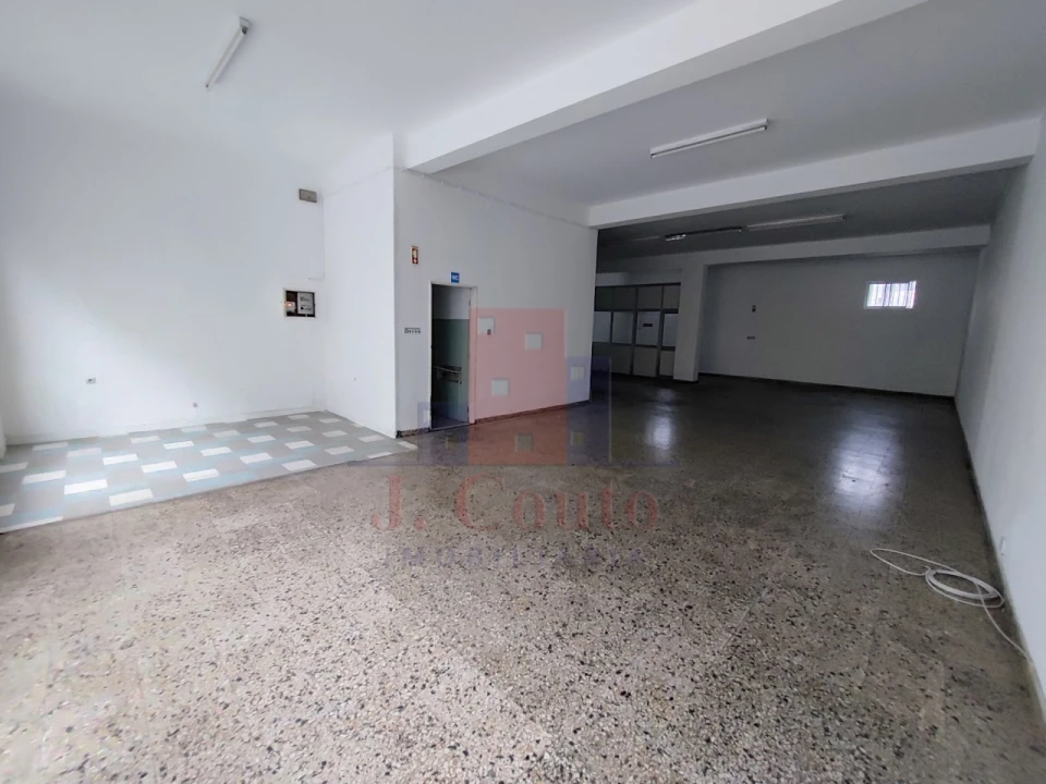 Loja para Arrendamento em Nossa Senhora do Pópulo, Coto e São Gregório Foto 10