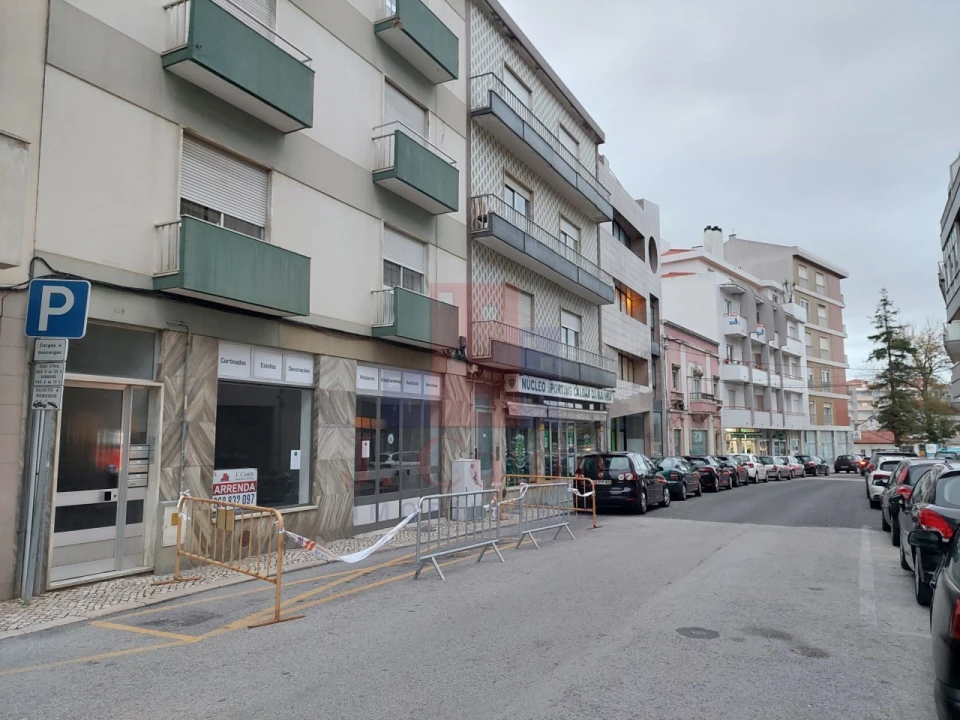 Loja para Arrendamento em Nossa Senhora do Pópulo, Coto e São Gregório Foto 15