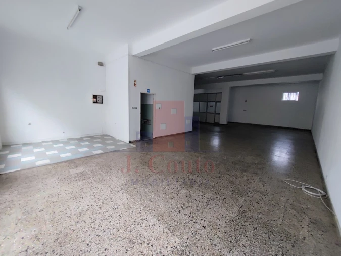 Loja para Arrendamento em Nossa Senhora do Pópulo, Coto e São Gregório Foto 10