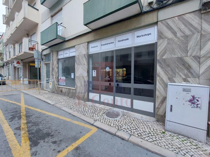 Loja para Arrendamento em Nossa Senhora do Pópulo, Coto e São Gregório Foto 13