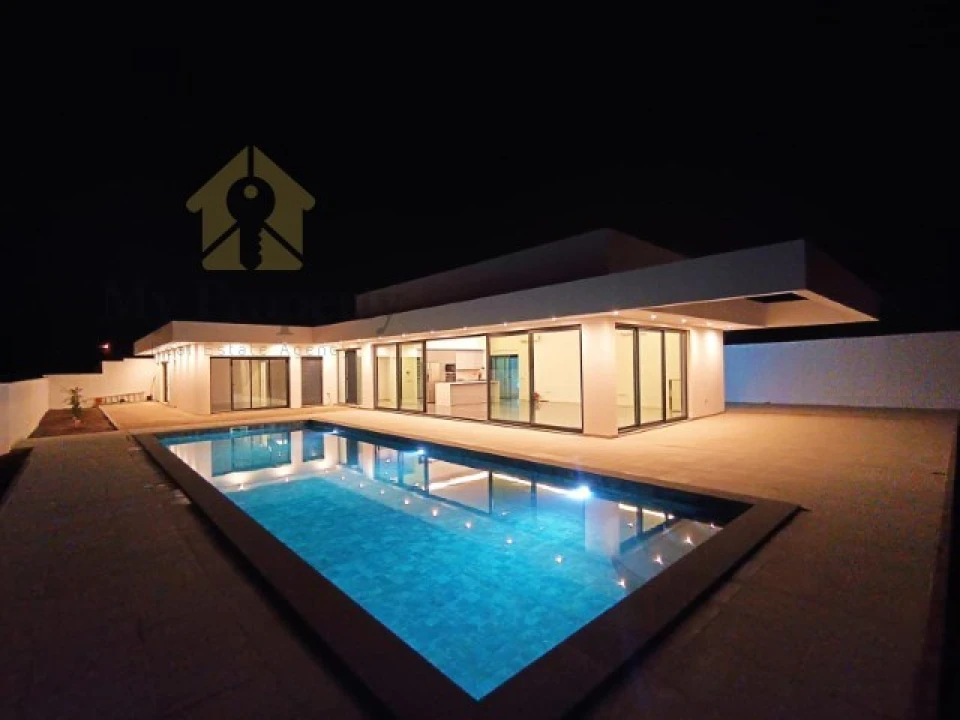 Moradia T4 para Venda em São Brás de Alportel Foto 1